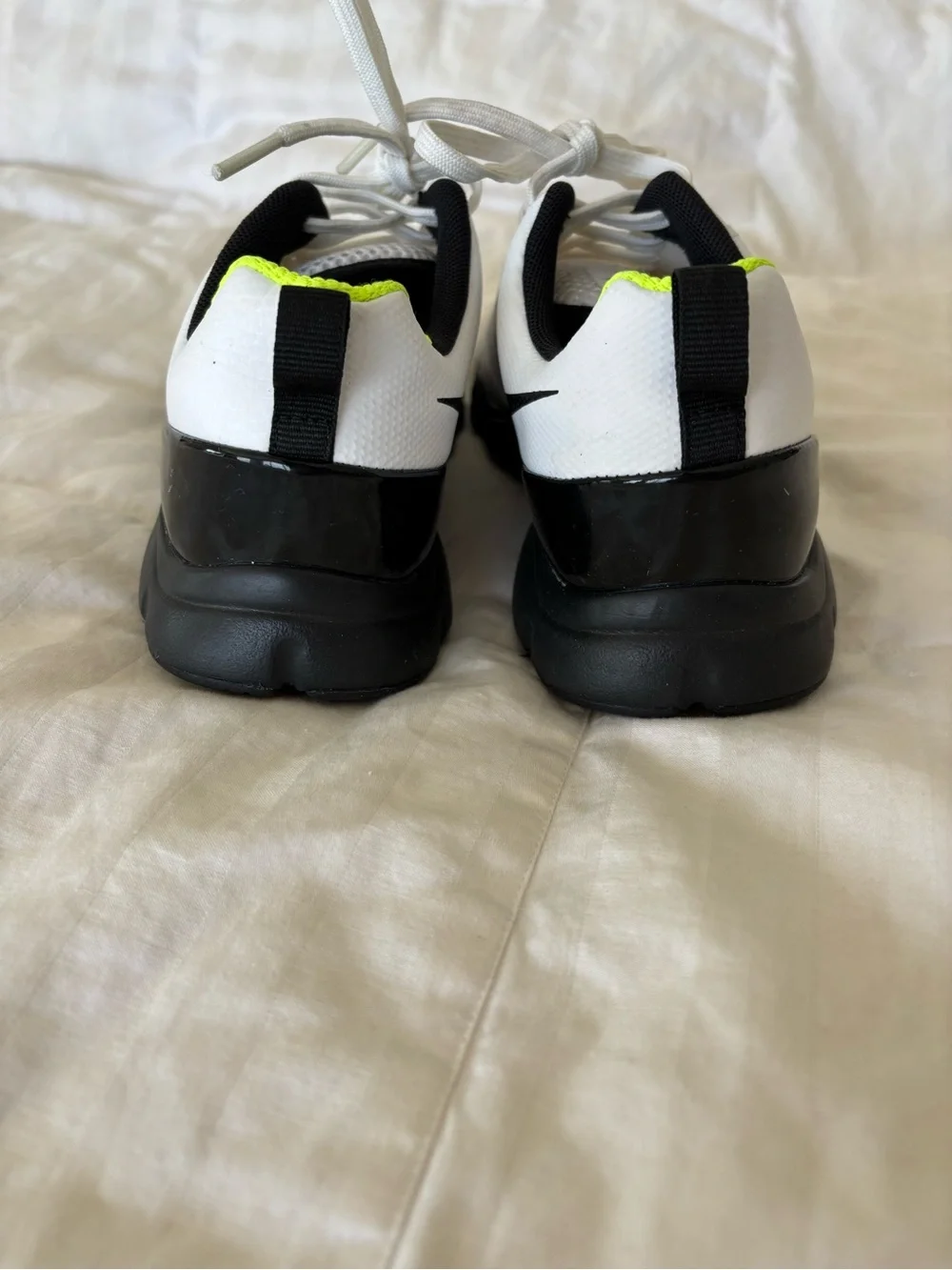 Nike Control Junior Golf Shoes Youth boys 3 white black neon green